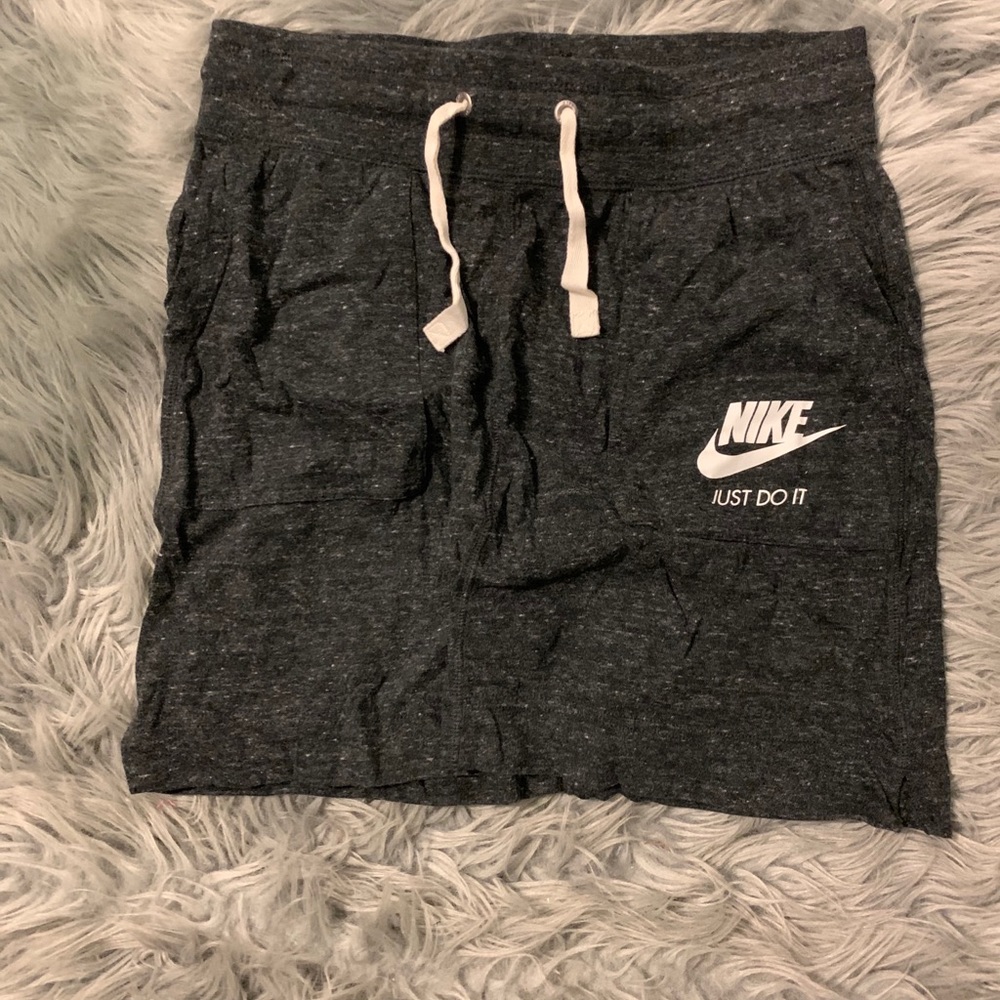 nike skirt - Picture 2 of 2